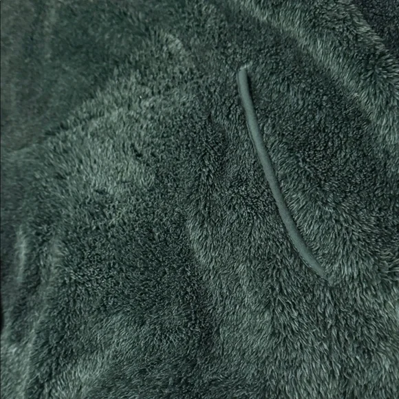 Liv Outdoor Women's Green Fleece Sweater - Picture 3 of 6